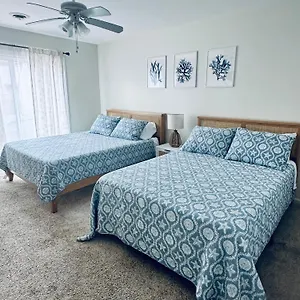 Apartment Cozy Walking Distance From With Private Patio, Ocean City
